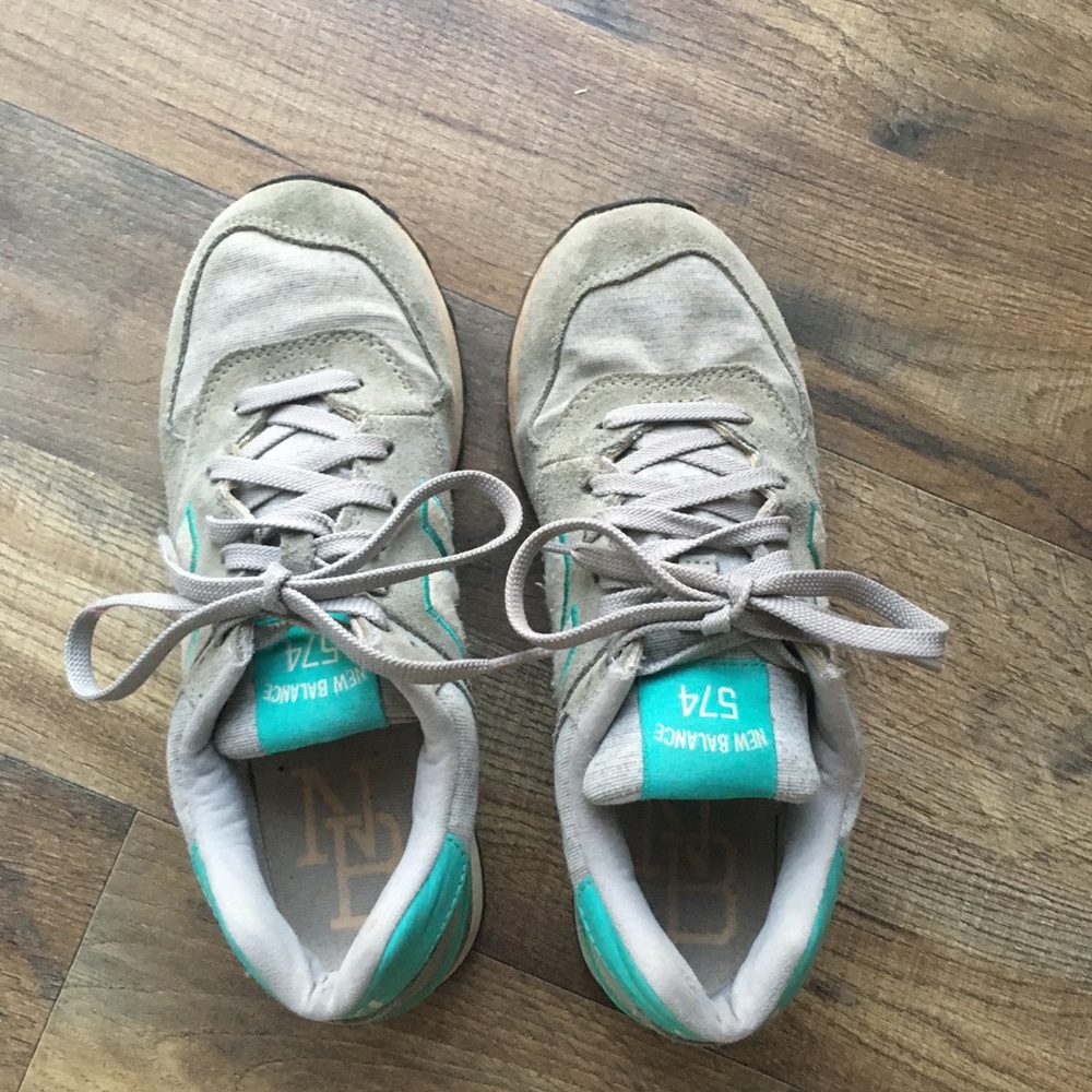 EUC awesome chic sneakers